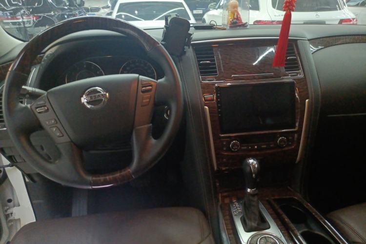 Used Nissan Patrol 2018 Y62 4.0 XE Middle East Center Console