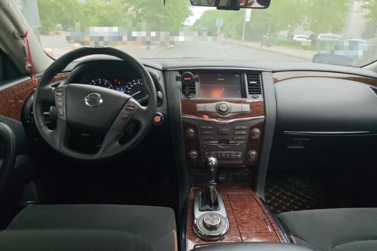 Used Nissan Patrol 2018 4.0L Flagship Model Center Console