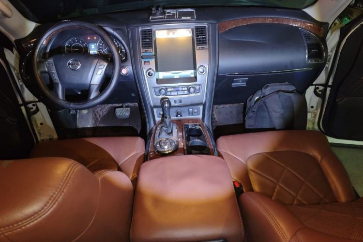 Used Nissan Patrol 2018 4.0L Automatic 7-Seater Middle East Version Center Console