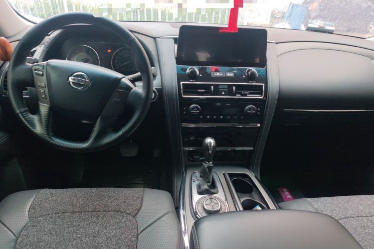 Used Nissan Patrol 2018 Y62 4.0 XE Middle East Center Console