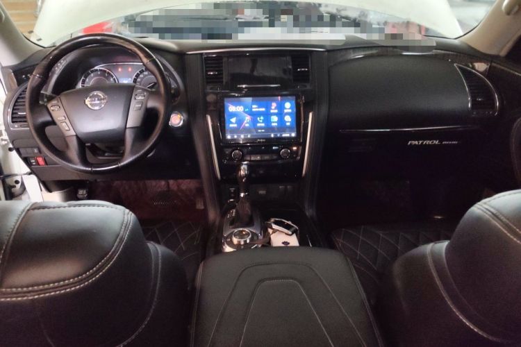 Used Nissan Patrol 2018 4.0L LinkedIn Edition Center Console