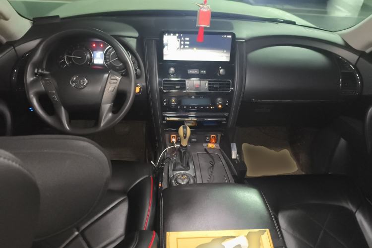 Used Nissan Patrol 2018 4.0L LinkedIn Edition Center Console