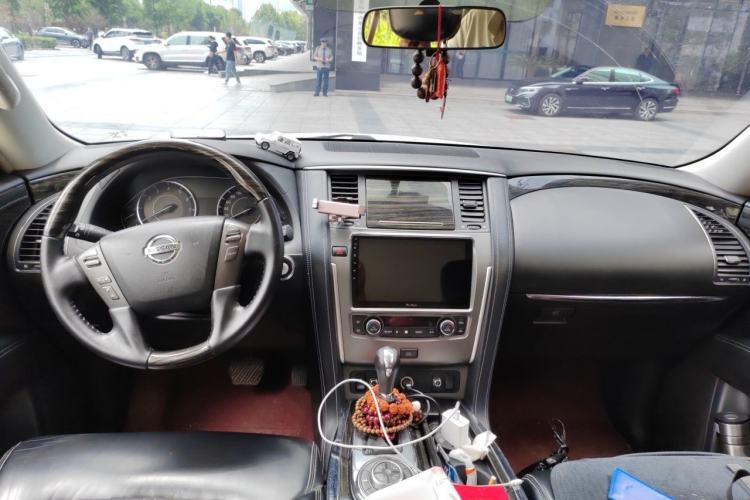 Used Nissan Patrol 2018 4.0L LinkedIn Edition Center Console