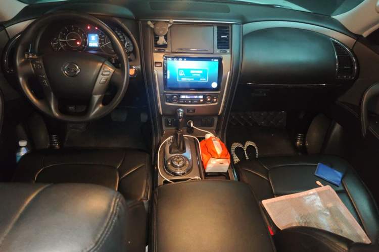 Used Nissan Patrol 2018 4.0L LinkedIn Edition Center Console
