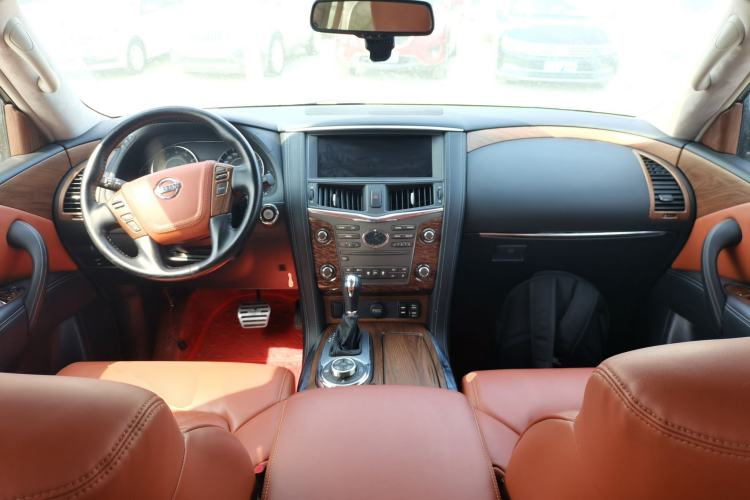 Used Nissan Patrol 2018 4.0L Automatic 7-Seater Middle East Version Center Console