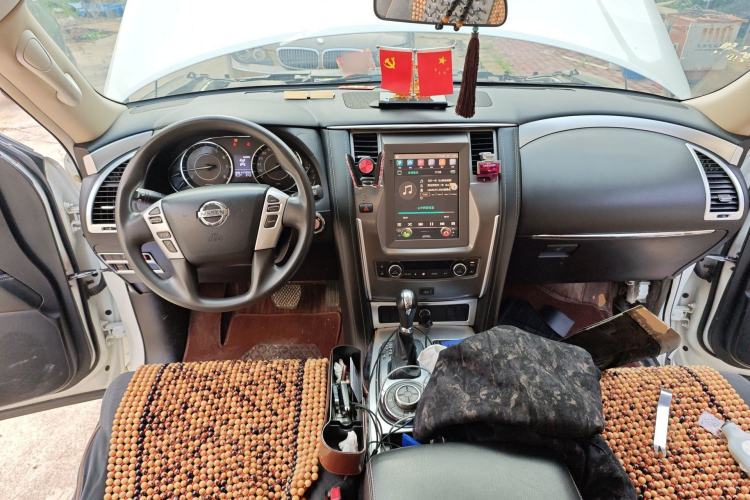 Used Nissan Patrol 2018 4.0L LinkedIn Edition Center Console