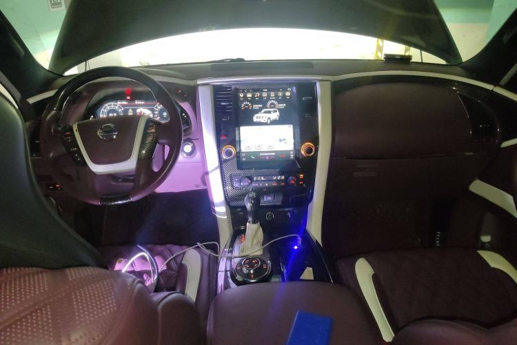 Used Nissan Patrol 2018 4.0L LinkedIn Edition Center Console