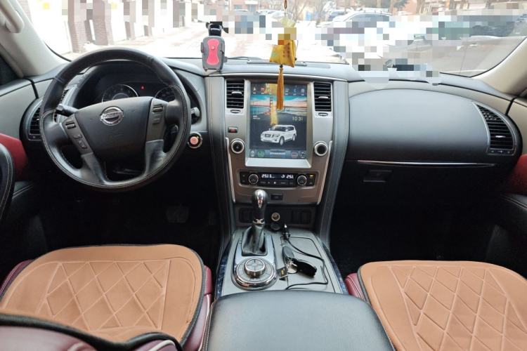 Used Nissan Patrol 2018 4.0L LinkedIn Edition Center Console