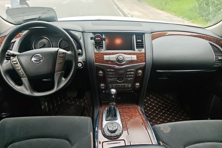 Used Nissan Patrol 2018 4.0L Flagship Model Center Console