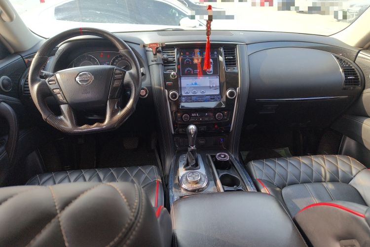 Used Nissan Patrol 2018 4.0L LinkedIn Edition Center Console