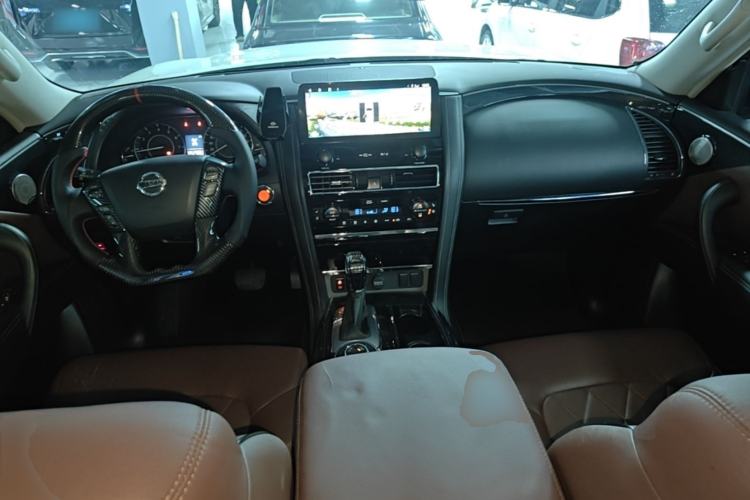Used Nissan Patrol 2018 4.0L Automatic 7-Seater Middle East Version Center Console