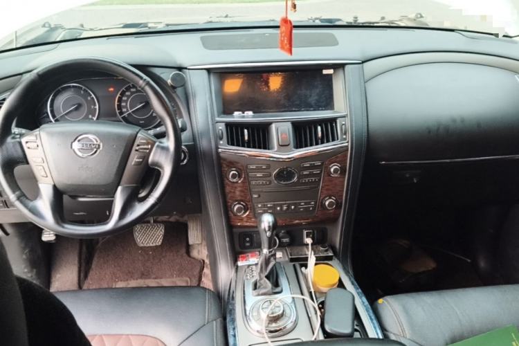 Used Nissan Patrol 2018 4.0L Automatic 7-Seater Middle East Version Center Console