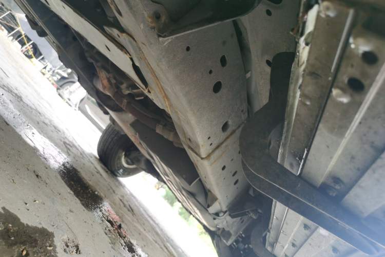 Used Nissan Patrol 2018 Y62 4.0 XE Middle East Chassis Front Left