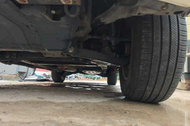 Used Nissan Patrol 2018 Y62 4.0 XE Middle East Chassis Front Left