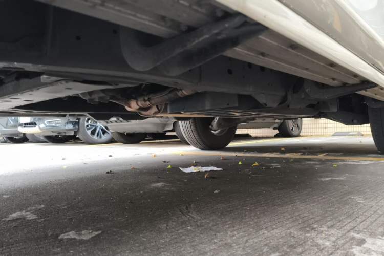 Used Nissan Patrol 2018 Y62 4.0 XE Middle East Chassis Front Left