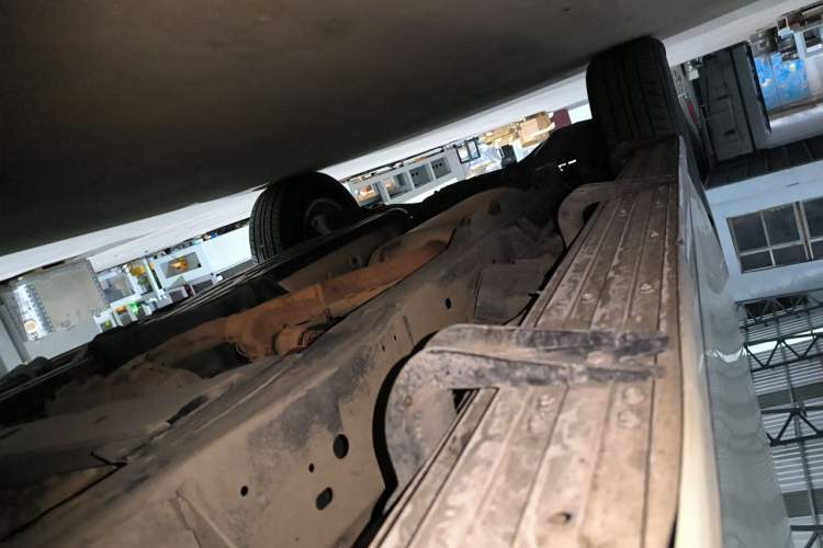 Used Nissan Patrol 2018 Y62 4.0 XE Middle East Chassis Front Right