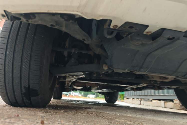 Used Nissan Patrol 2018 Y62 4.0 XE Middle East Chassis Front Right