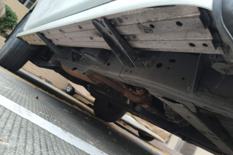 Used Nissan Patrol 2018 Y62 4.0 XE Middle East Chassis Front Right
