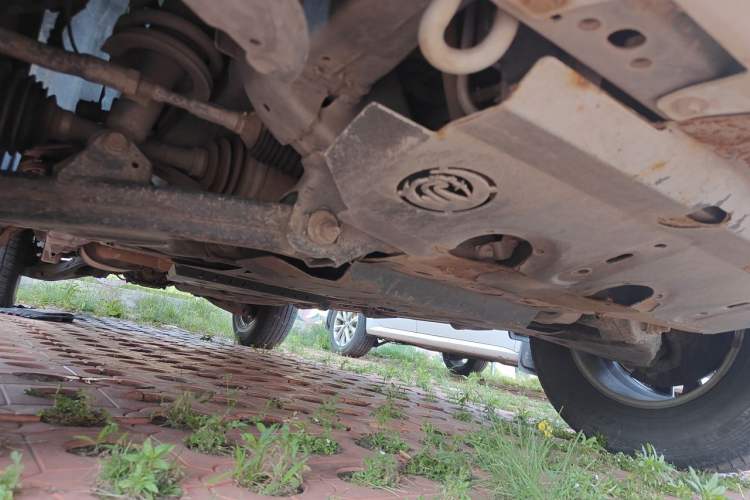 Used Nissan Patrol 2018 4.0L LinkedIn Edition Chassis Front Right