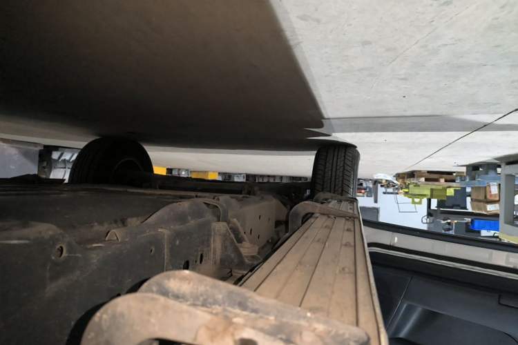 Used Nissan Patrol 2018 Y62 4.0 XE Middle East Chassis Rear Left