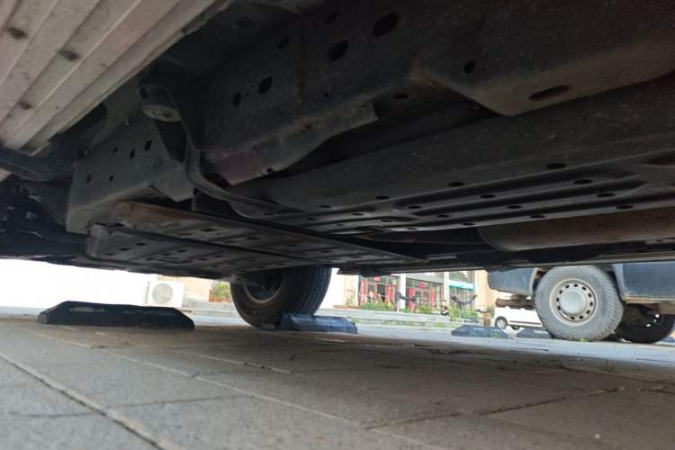 Used Nissan Patrol 2018 4.0L SE Middle East Version Chassis Rear Left