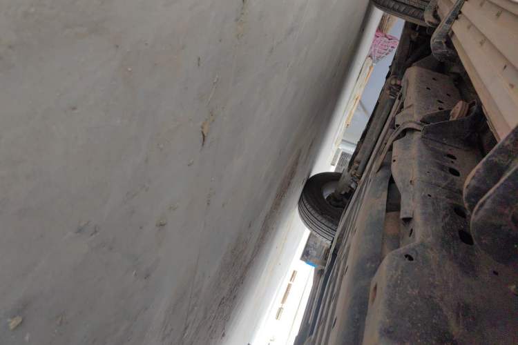 Used Nissan Patrol 2018 4.0L SE Middle East Version Chassis Rear Left