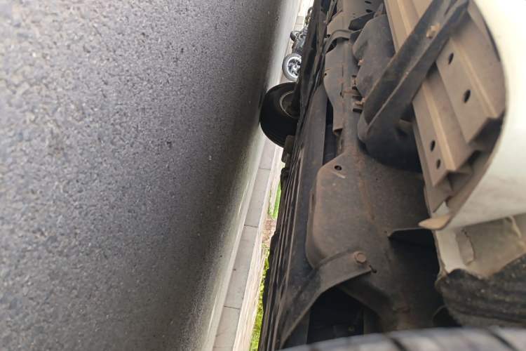 Used Nissan Patrol 2018 5.6L Standard Version Chassis Rear Left