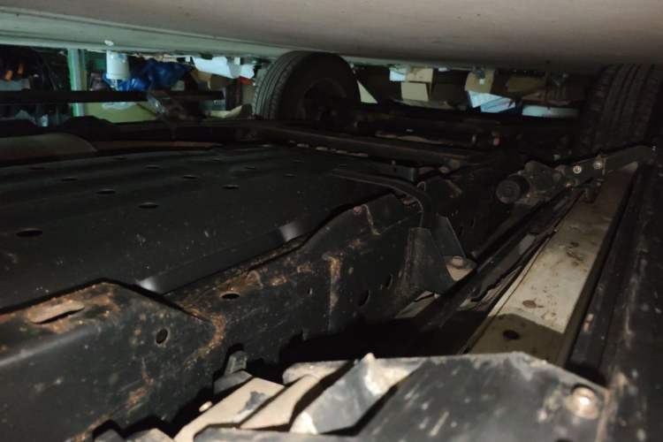 Used Nissan Patrol 2018 4.0L Automatic 7-Seater Middle East Version Chassis Rear Left