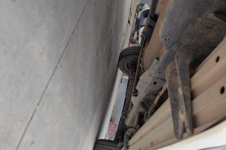 Used Nissan Patrol 2018 4.0L SE Middle East Version Chassis Rear Right