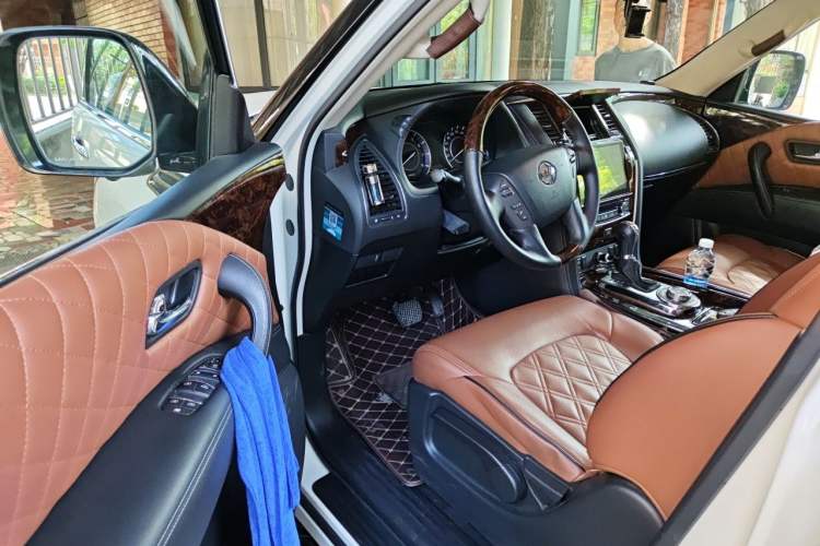 Used Nissan Patrol 2018 4.0L LinkedIn Edition Driver Seat