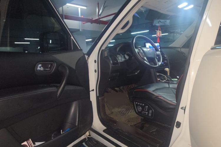 Used Nissan Patrol 2018 4.0L LinkedIn Edition Driver Seat
