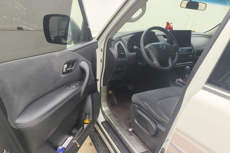 Used Nissan Patrol 2018 4.0L LinkedIn Edition Driver Seat