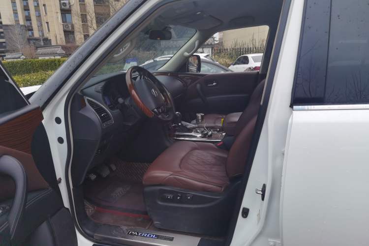 Used Nissan Patrol 2018 4.0L LinkedIn Edition Driver Seat