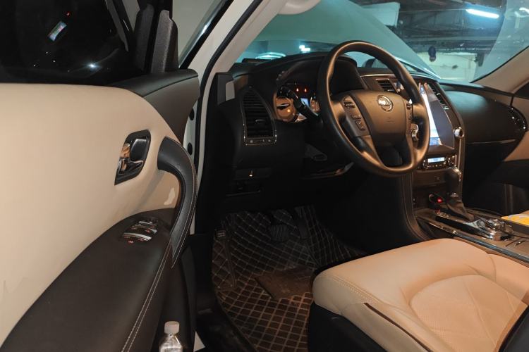 Used Nissan Patrol 2018 4.0L LinkedIn Edition Driver Seat