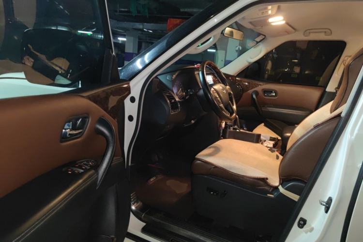 Used Nissan Patrol 2018 4.0L LinkedIn Edition Driver Seat