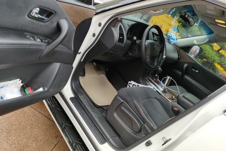 Used Nissan Patrol  Driver Seat
