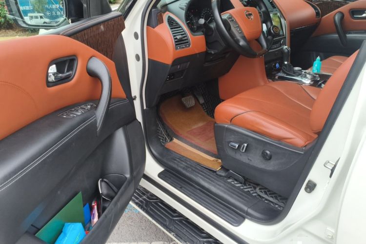 Used Nissan Patrol 2018 4.0L LinkedIn Edition Driver Seat