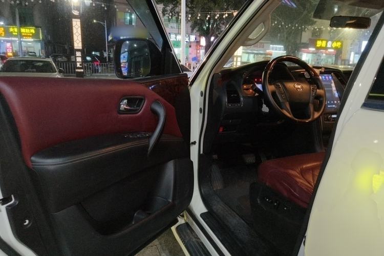Used Nissan Patrol 2018 4.0L LinkedIn Edition Driver Seat