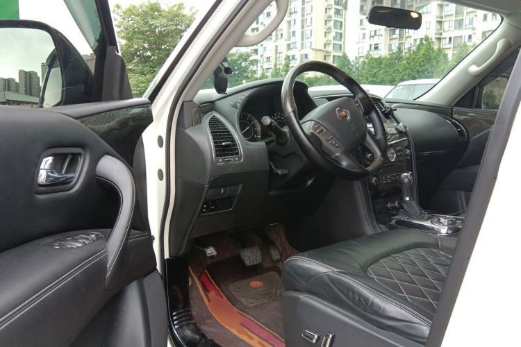 Used Nissan Patrol 2018 4.0L LinkedIn Edition Driver Seat