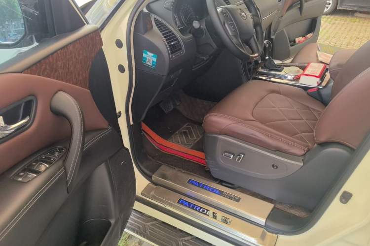 Used Nissan Patrol 2018 4.0L LinkedIn Edition Driver Seat