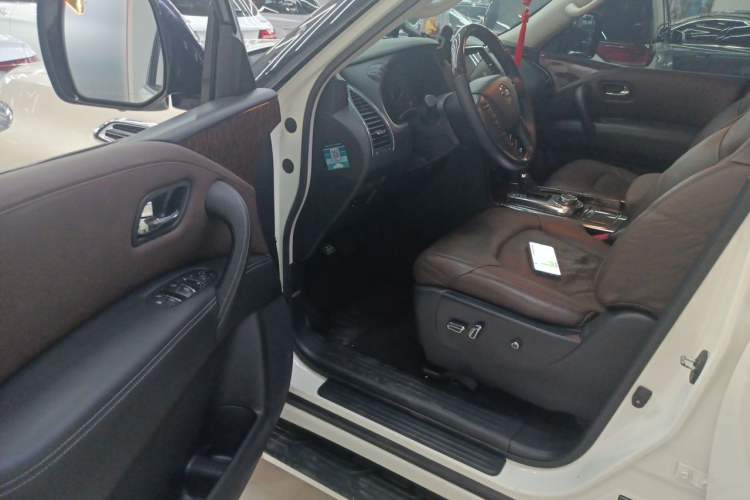 Used Nissan Patrol 2018 Y62 4.0 XE Middle East Driver Seat
