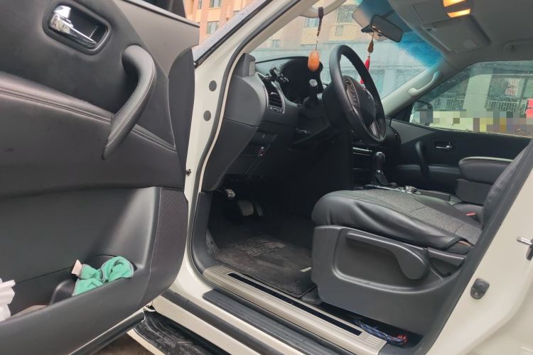 Used Nissan Patrol 2018 Y62 4.0 XE Middle East Driver Seat