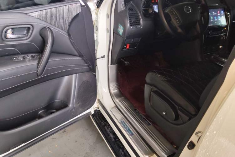 Used Nissan Patrol 2018 4.0L LinkedIn Edition Driver Seat