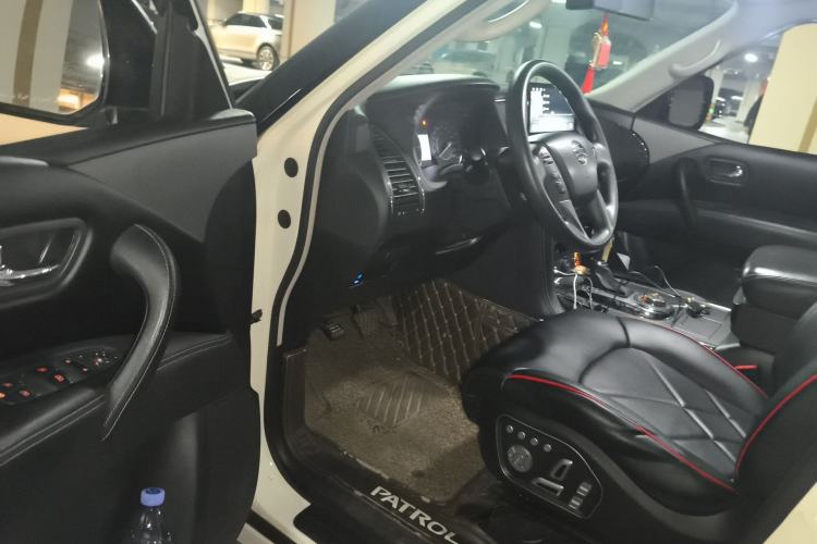Used Nissan Patrol 2018 4.0L LinkedIn Edition Driver Seat