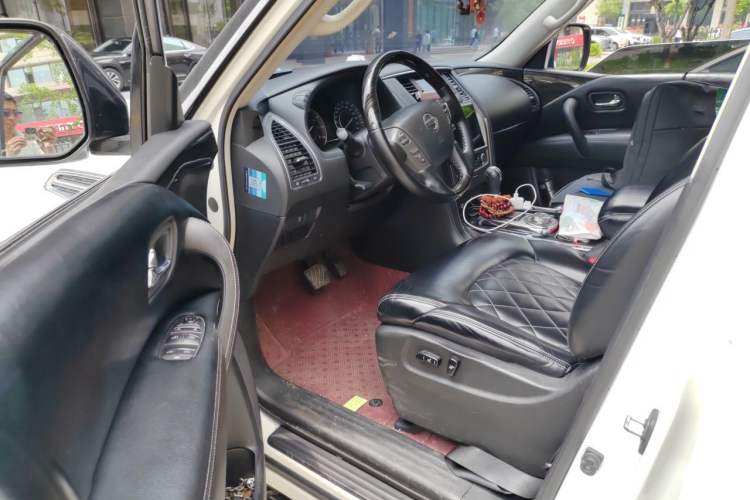 Used Nissan Patrol 2018 4.0L LinkedIn Edition Driver Seat