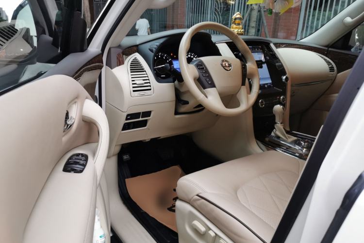Used Nissan Patrol 2018 4.0L LinkedIn Edition Driver Seat