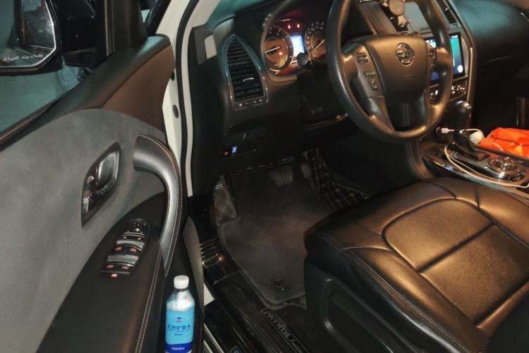 Used Nissan Patrol 2018 4.0L LinkedIn Edition Driver Seat