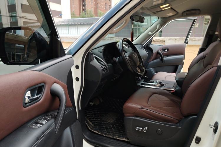 Used Nissan Patrol 2018 4.0L LinkedIn Edition Driver Seat