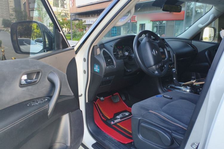 Used Nissan Patrol 2018 4.0L LinkedIn Edition Driver Seat