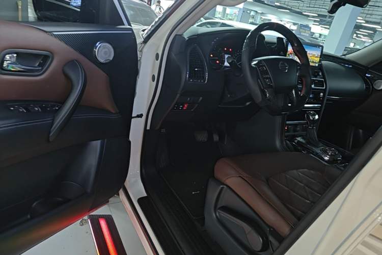 Used Nissan Patrol 2018 4.0L Automatic 7-Seater Middle East Version Driver Seat